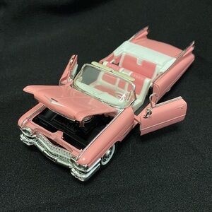 Die Cast 1959 1/34 Pink Cadillac Series 62 Model SS-6710 just Elvis Presley pink